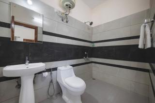 The Dew Drops Kasauli I Near Mall Road Kasauli I Sun Set View I Open Terrace I Bath Tub I Multi-Cuisine - 9
