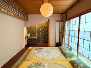 青葉邸 MATSU 1 Min Walk to Glico and Dotonbori 100sqm 3BR Japanese Residence - 0