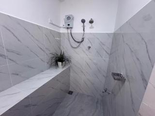 RockView Family Guest House - 5