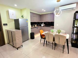 The Peak Residence by Torent Property - 1
