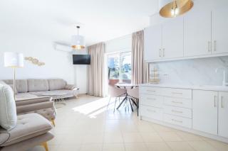 Sunny Vibes Apartment - 0
