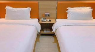 7 Days Premium Lintao City Golden Street Shopping Plaza Branch - Taoyang - 1