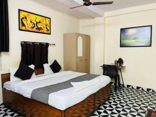 Hotel CR Residency - Near US Embassy - 4