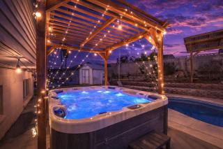 Arcade Lounge with Pool, Spa, Billiards near the Vegas Strip! - 7