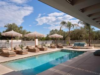 Villa D&A, A Private Sanctuary With Heated Pool by MindYourVilla - 9