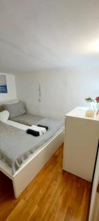 Dohány 2BR Chic Apartment - 7