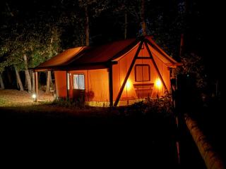 Luxury Duck Pond Glamping Hot Tub, Alpacas, Stars - 5