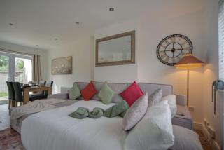 The Chislehurst Hideaway - 9