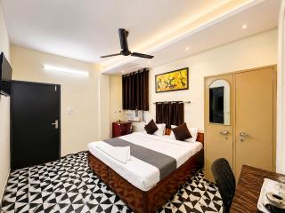 Hotel CR Residency - Near US Embassy - 0