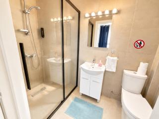 Smart Comfort RoomN2 with Private Bathroom in best Location Beach 250m - 7