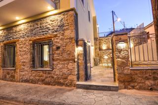 Thalassa Seaside Apartments - 4