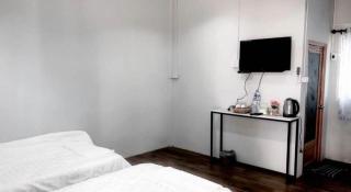 Capital O 75412 V Resort - 4