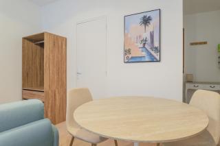 Bright & Modern Pied-à-terre - High-Speed Wi-Fi - 8