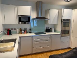 Swimming pools Apartment in Ocean Village - 2 bed 2 bath Rock view - 8