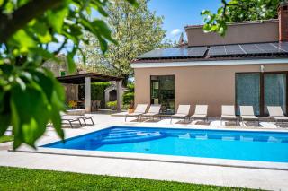Villa Ferlini in Central Istria with private 10000 m2 garden, wellness & family activities on plot - 9