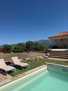 Magnifique Villa piscine vues mer, lac et montagnes - 8