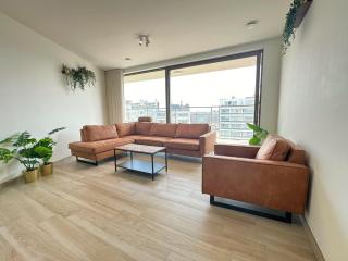 Spacious City Retreat with Balcony - 0