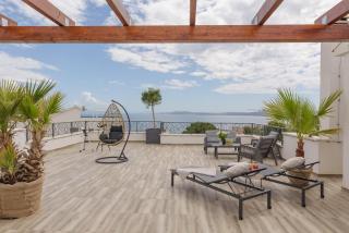 Azure Pine Residence Private Rooftop Terrace & Jacuzzi - 0