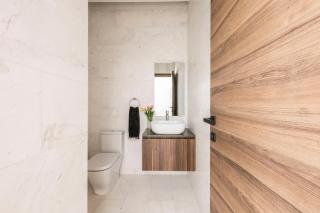 BlueMall Luxury Suites by Homeclub - 2