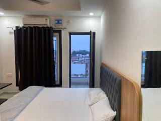 Gaya JI Homestays Luxe 3BHK Apartments - 5