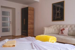 Rron's House - 1