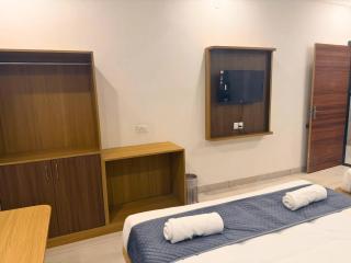 Sunburry Hotel Khatu 700mts from Temple - 8