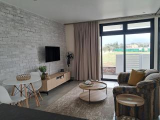 Sunlit Shores welcoming coastal apartment located in a secure beach estate - 6