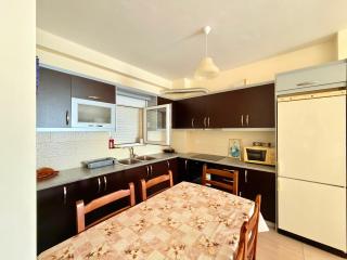 TopView Seafront Apartment - 5