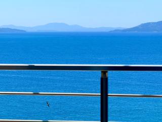 TopView Seafront Apartment - 4