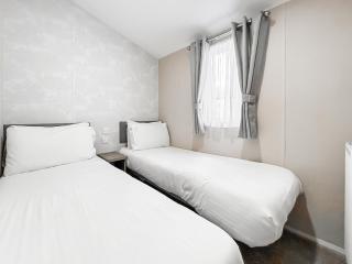 Orchard 14 - Uk51838 - 2