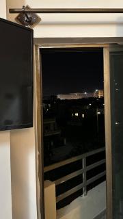 Cozzy One Bed View Apartment - 6