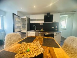 Monteure-Business Apartments - 2x mit Küche, 1x Übernachtungszimmer - Wlan-Parkplatz-Waschmaschine - 9