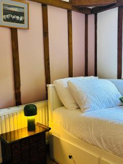 The Swallows Rest, Avebury - 3