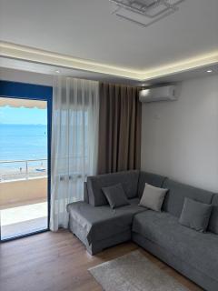 Lux beachfront apartment - 8