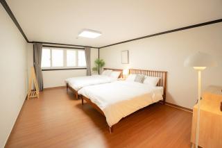 Onstay Yeongildae walking distance 143m2 3 rooms, 2 bathrooms Maximum 8 people #Family accommodation - 3