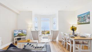 Sea Legs - 2 Bedroom Apartment - Tenby - 9