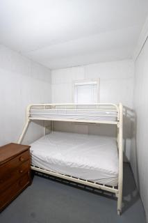 Pickwick Cottages - 1