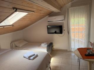 Orange House - 6