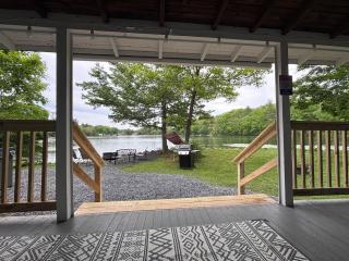 Lakefront Haven Modern Cottage - 2
