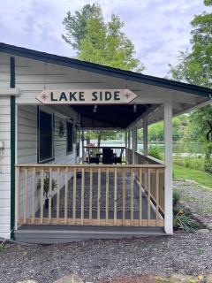 Lakefront Haven Modern Cottage - 7