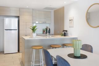 Luxury 2BR "Avani- Broadbeach" - OceanView - Gym-Pool & Parking - 4