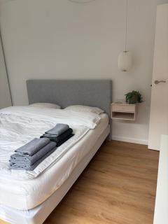 Modern City Centre Apartment with parking - 8