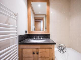 Charmant Appartement au Chatelard, Val-d'Isère, Accès Direct aux Pistes, Parking Inclus - FR-1-518-130 - 4
