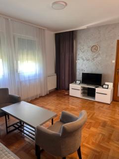 Green Garden Apartments - 3