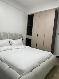 Sleek 1BR with stunning Nairobi National Park view - 9