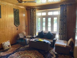 3 Bed Luxury Himalayan Homestead Apartment - 2