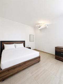 Luxury Duplex House in Center of Malta with Private Swimming Pool - 4