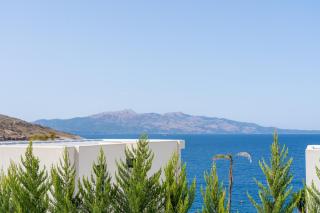 Mediterranean Waterfront Villa - 6