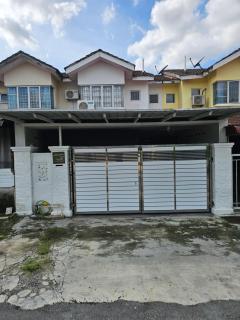 Delima Homestay Taman Cahaya Masai - 0