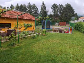 Vikendica i apartman HS - 8